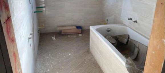 Дом с 5 комнатами в Непи, Италия № 227235 33