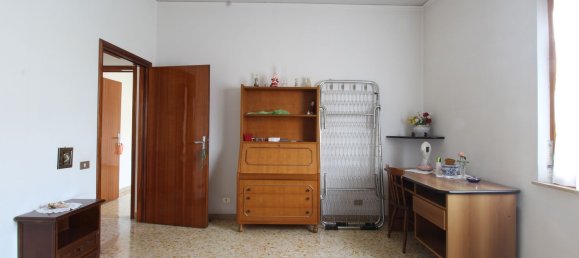 Квартира с 4 комнатами в Фучеккьо, Италия № 289682 14