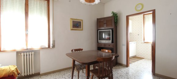 Квартира с 4 комнатами в Фучеккьо, Италия № 289682 19