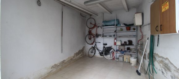 Квартира с 4 комнатами в Фучеккьо, Италия № 289682 25