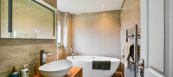 3 bedrooms House in Alford, United Kingdom No. 2030 14