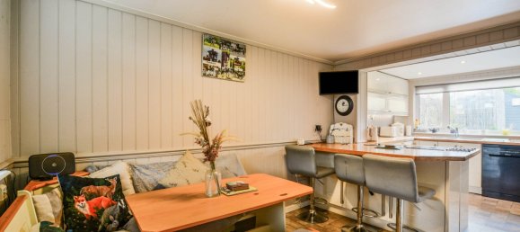 3 bedrooms House in Alford, United Kingdom No. 2030 4