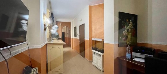 4-salle Appartement à Andria, Italy No. 16380 5