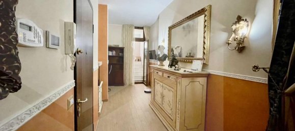 4-salle Appartement à Andria, Italy No. 16380 2