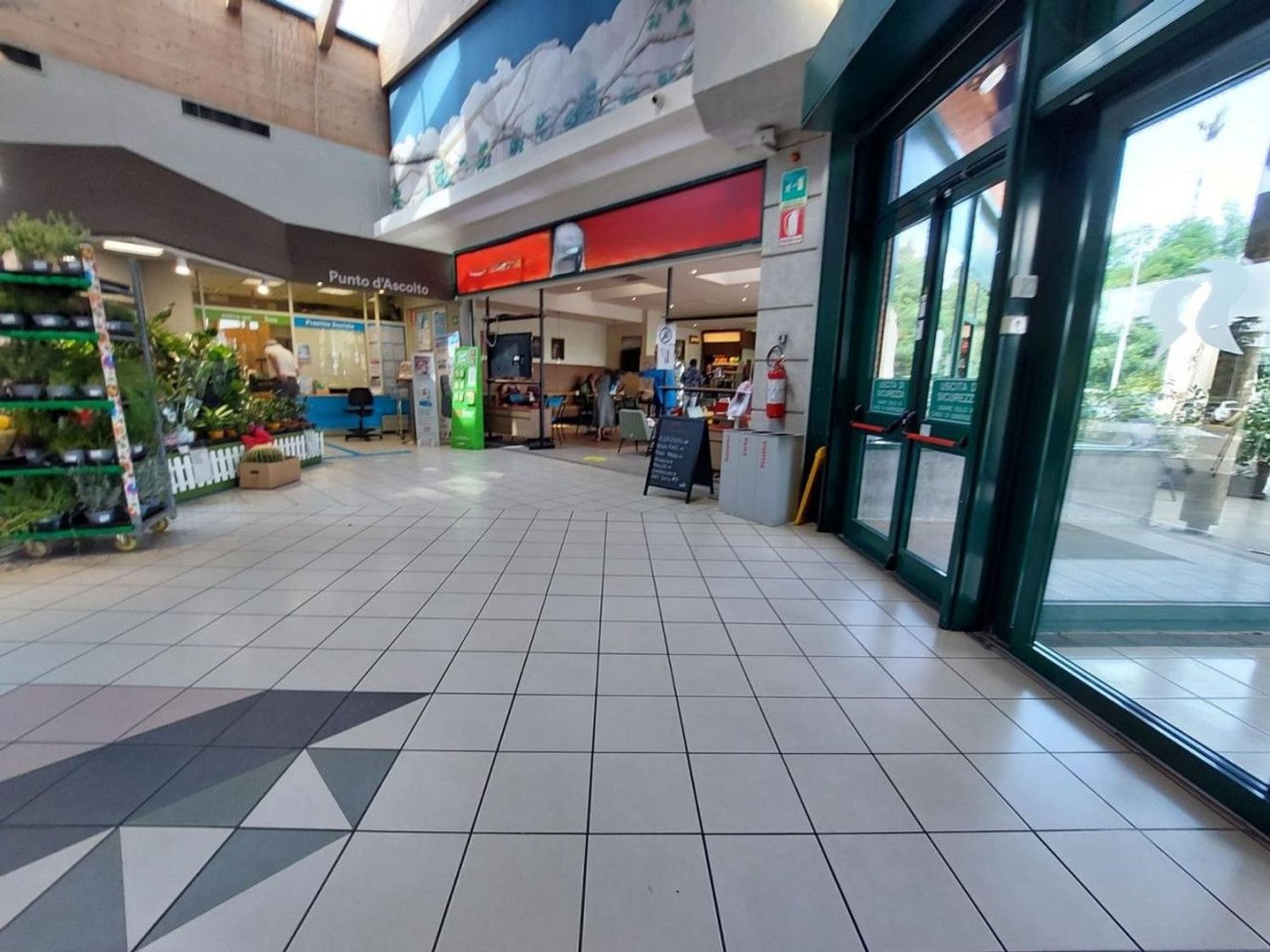 85m² Commercial property in Bologna, Italy No. 375076