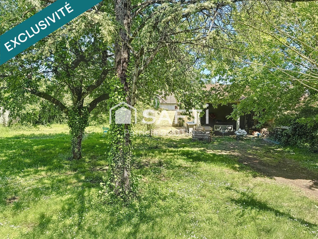  Land in Niort, France No. 110848