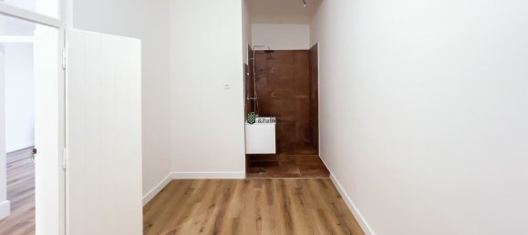 494m² Building in Portimao, Portugal No. 122153 6