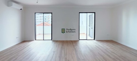 494m² Building in Portimao, Portugal No. 122153 39