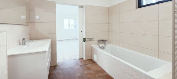 494m² Building in Portimao, Portugal No. 122153 15