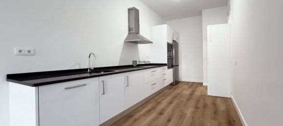 494m² Building in Portimao, Portugal No. 122153 3