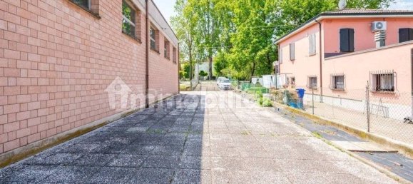 Grundstück in Reggio Emilia, Italy 1350m², Nr. 329135 2