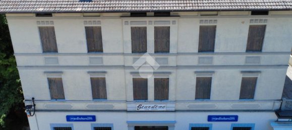 8 chambres Bâtiment à Udine, Italy No. 291879 2