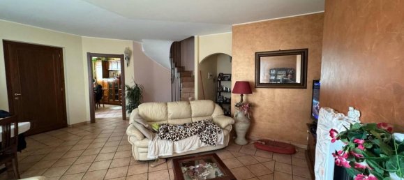 6 rooms Villa in Malnate, Italy No. 117219 18