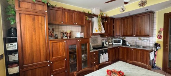 6 rooms Villa in Malnate, Italy No. 117219 12