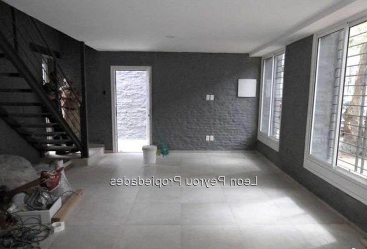 Apartamento de 3 dormitorios en Montevideo, Uruguay No. 5455