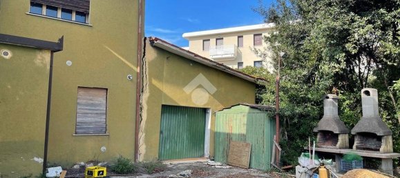 2 bedrooms Apartment in Venice, Italy No. 223209 2