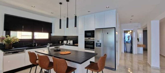 3 bedrooms Apartment in Germasogeia, Cyprus No. 10917 4