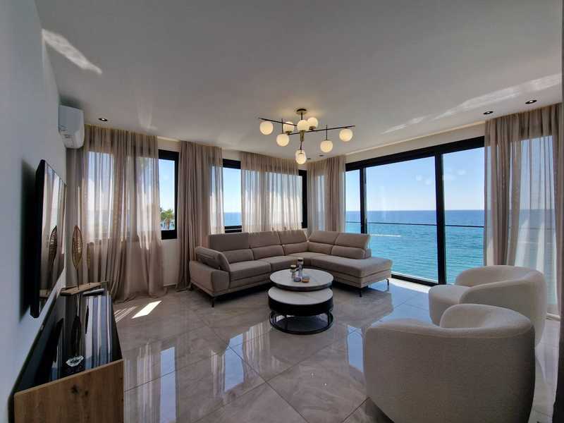 3 bedrooms Apartment in Germasogeia, Cyprus No. 10917