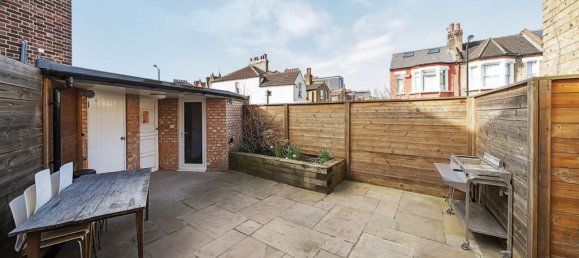 2 bedrooms Maisonette in London, United Kingdom No. 7676 14