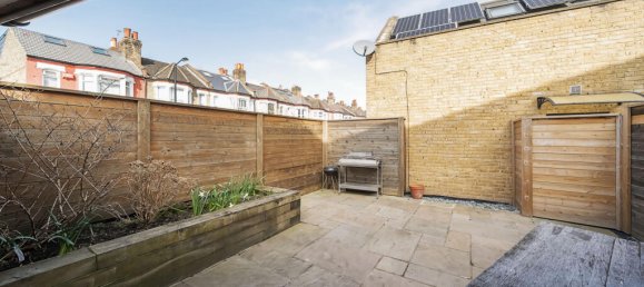 2 bedrooms Maisonette in London, United Kingdom No. 7676 9