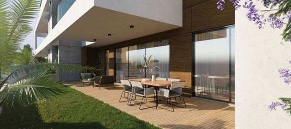 3 bedrooms Apartment in Limassol, Cyprus No. 19301 8