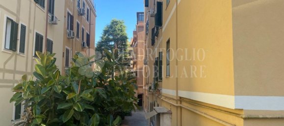 2 rooms Apartment in Rome, Italy No. 294894 2