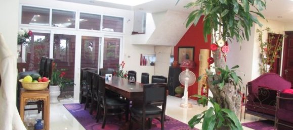 Villa de 5 dormitorios en Long Bien, Vietnam No. 4043 2