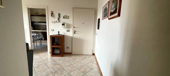 4 rooms Apartment in San Lazzaro di Savena, Italy No. 33777 33