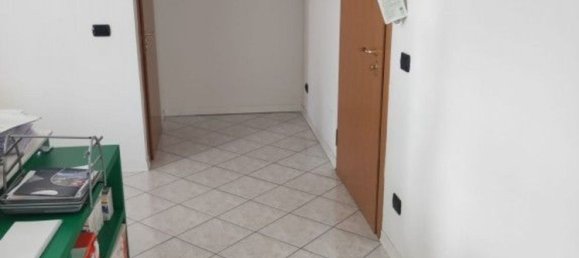 Офис 80м² в Новента Падована, Италия № 176985 6
