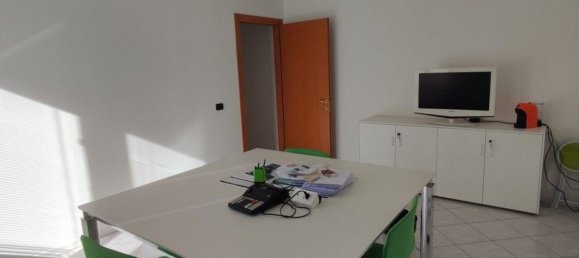 Офис 80м² в Новента Падована, Италия № 176985 2