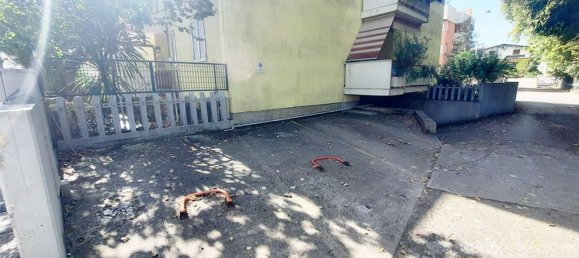 Garaje en Alba Adriatica, Italy 20 m² No. 85310 3