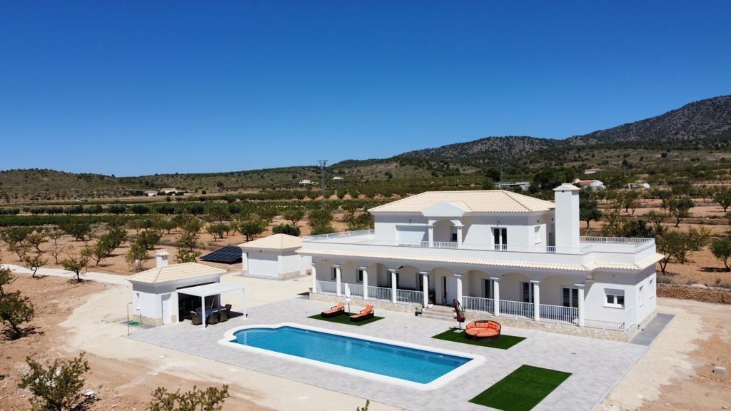 6 bedrooms Villa in Pinoso, Spain No. 11723