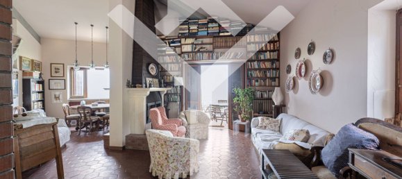 5 bedrooms Villa in Montopoli di Sabina, Italy No. 72583 4