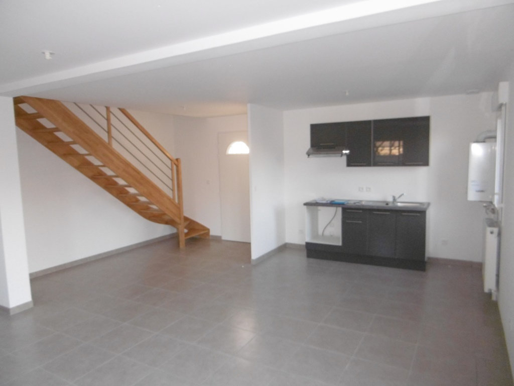 Casa de 3 dormitorios en Saint-Jean-de-la-Ruelle, France No. 84568