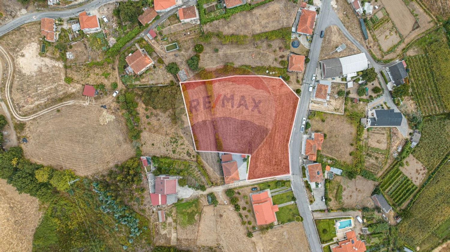 Terrain à Fafe, Portugal 3500m² No. 37102