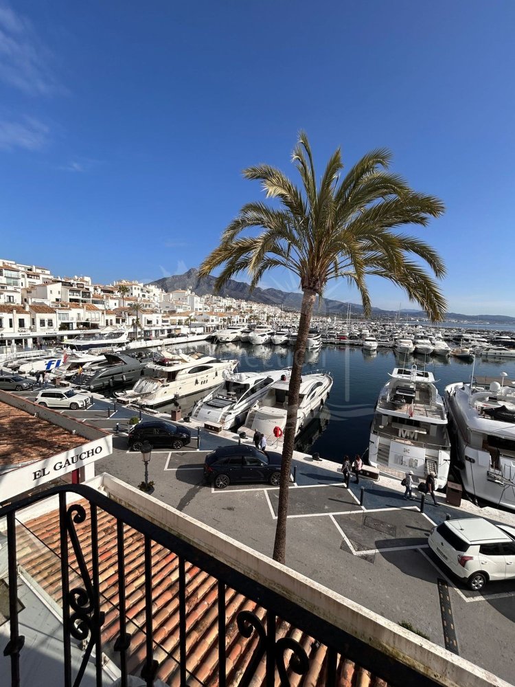 101m² Commercial property in Marbella, Spain No. 162126