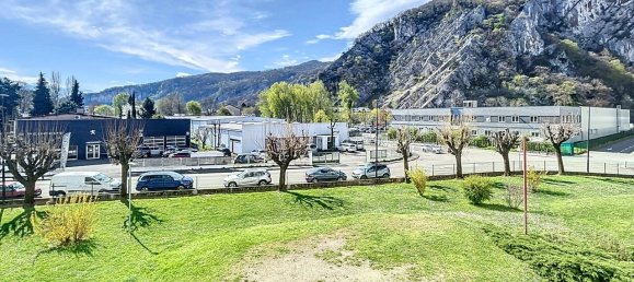 2 bedrooms Apartment in Sassenage, France No. 320866 2