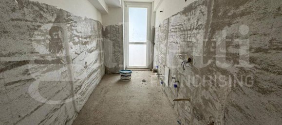 4 Schlafzimmer Penthouse in San Prisco, Italy, Nr. 344521 12