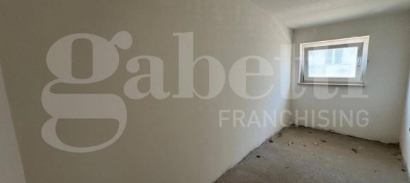 4 Schlafzimmer Penthouse in San Prisco, Italy, Nr. 344521 22