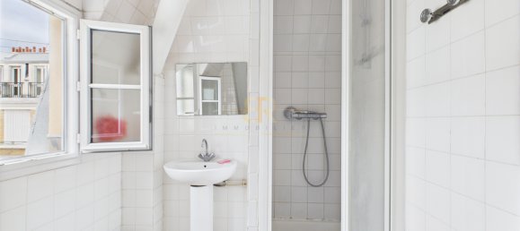 Studio in Paris, France No. 282422 8