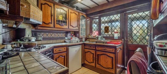 3 bedrooms Bungalow in Feltham, United Kingdom No. 9793 2