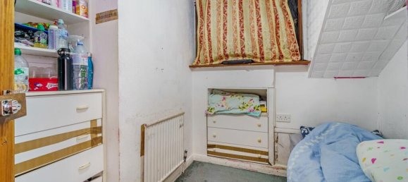 3 bedrooms Bungalow in Feltham, United Kingdom No. 9793 8