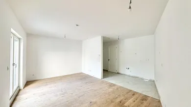 Квартира с 2 комнатами в Лизинг, Австрия № 226111