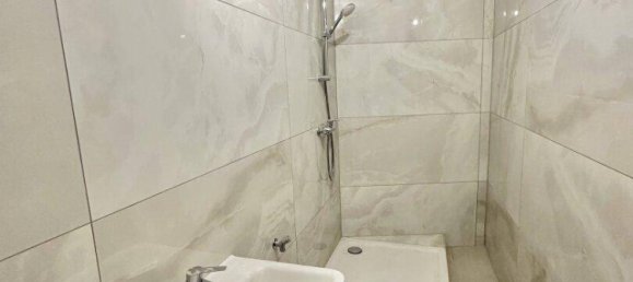 Квартира с 2 комнатами в Лизинг, Австрия № 226111 4