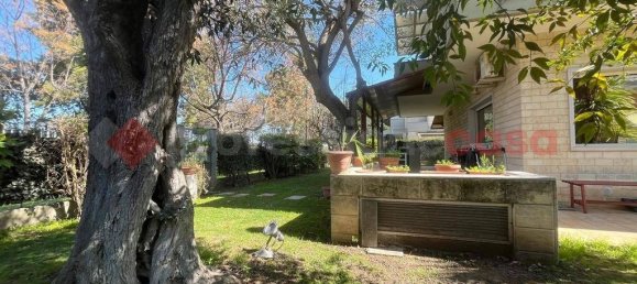 5 rooms Villa in Bari, Italy No. 59435 11