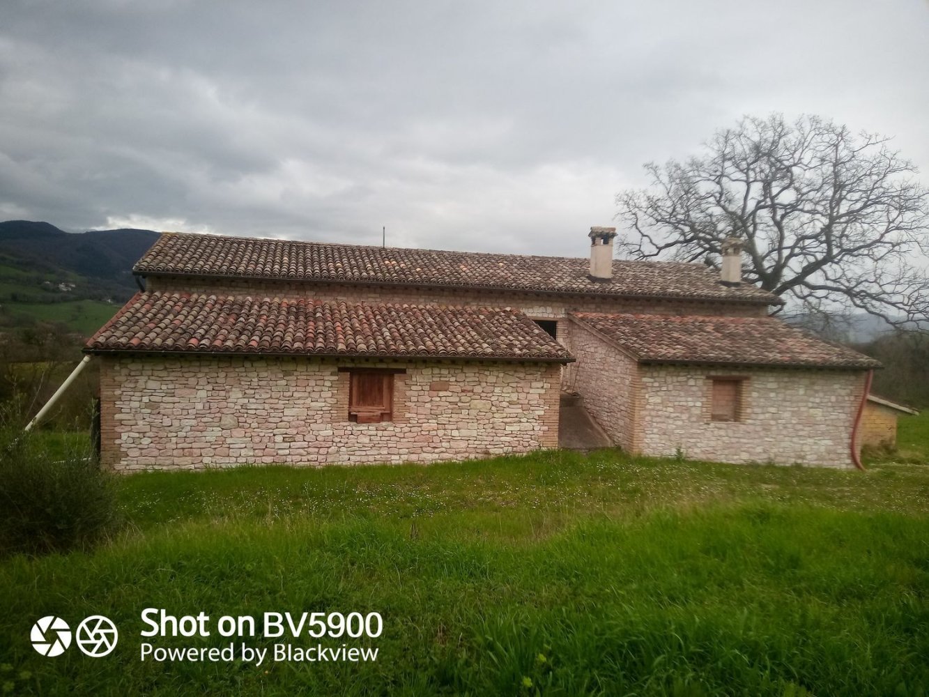 Casa de 8 habitaciónes en Urbino, Italy No. 21565