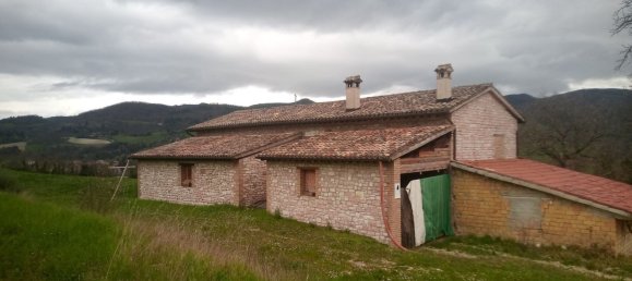 Дом с 8 комнатами в Урбино, Италия № 21565 2