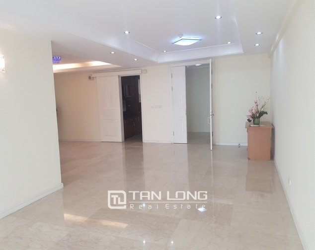 4 غرف نوم شقة في Tay Ho, Vietnam رقم 1635