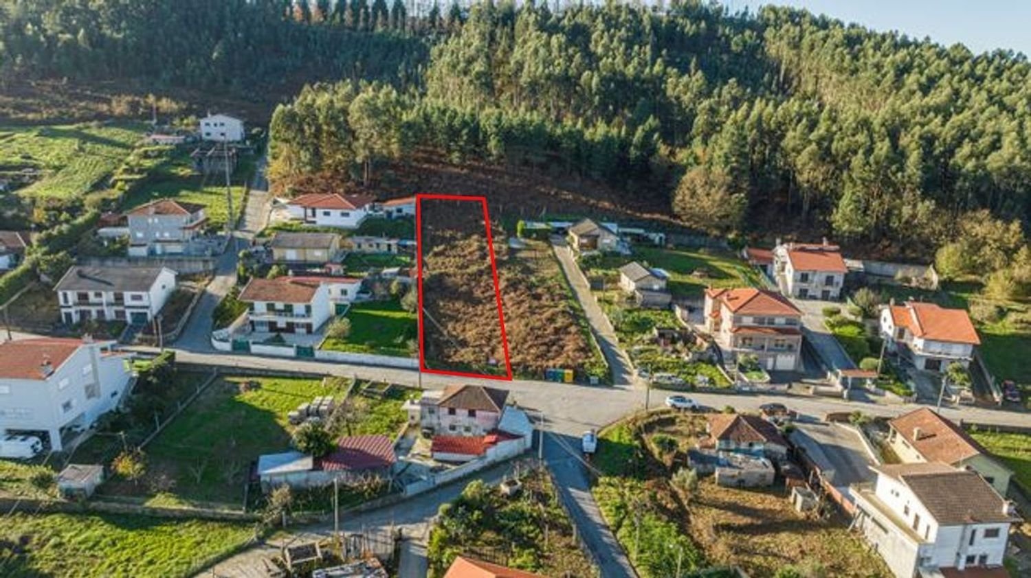 1000m² Land in Felgueiras, Portugal No. 45618