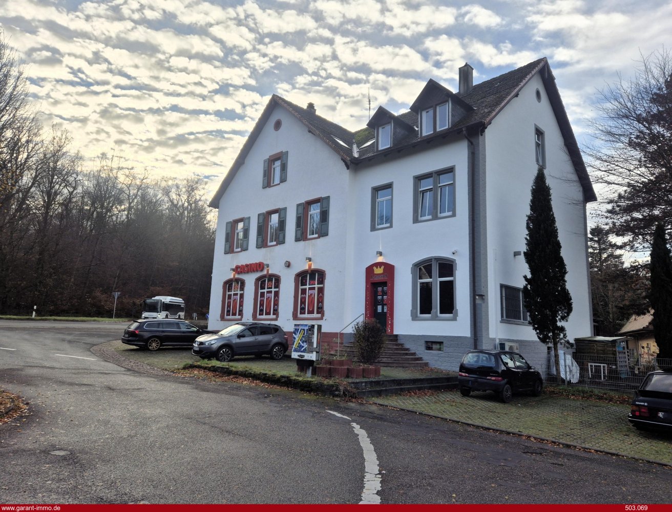 6 غرف نوم بناية في Karlsruhe, Germany رقم 2134